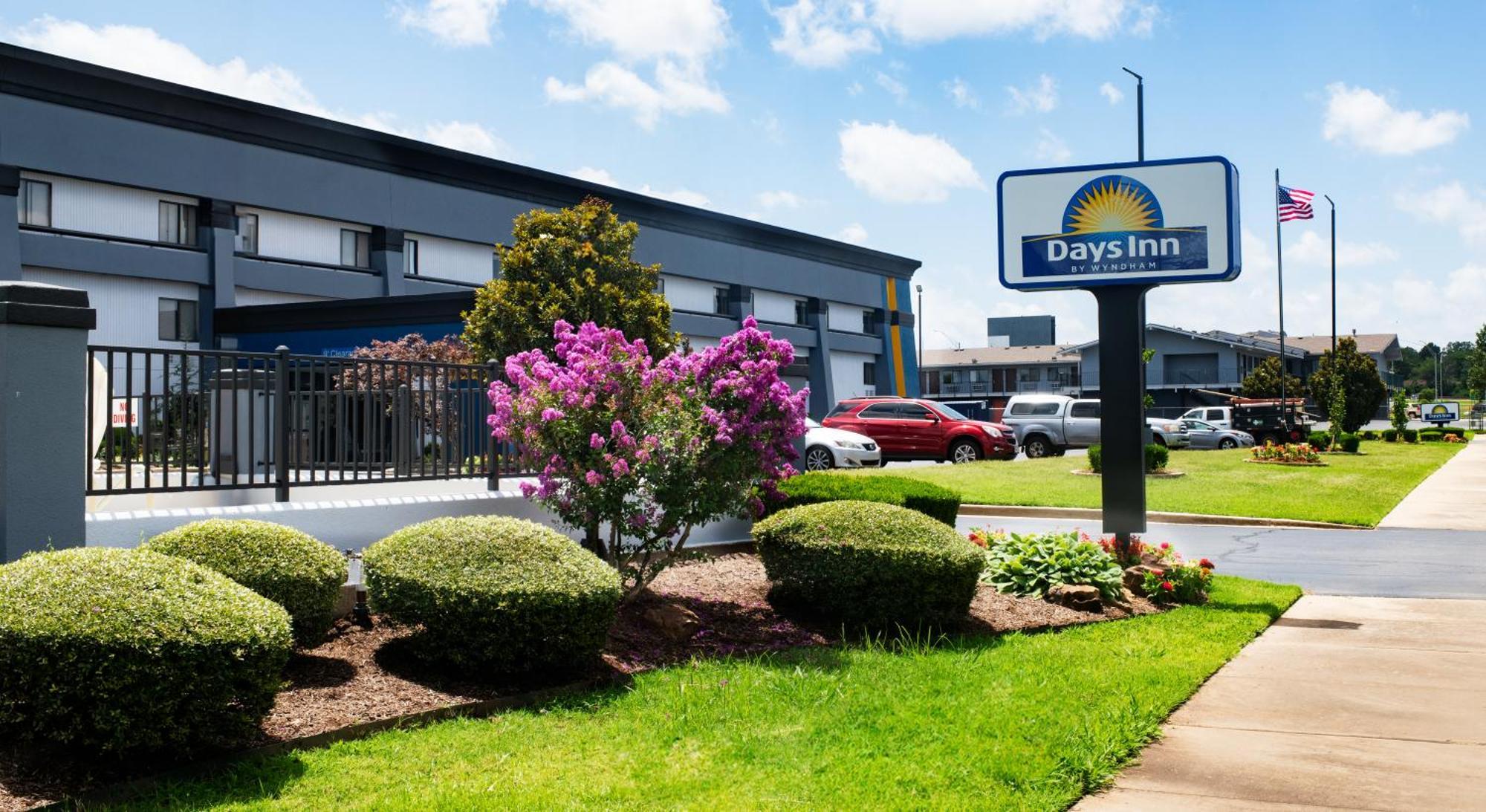 Days Inn By Wyndham Fort Smith Ngoại thất bức ảnh