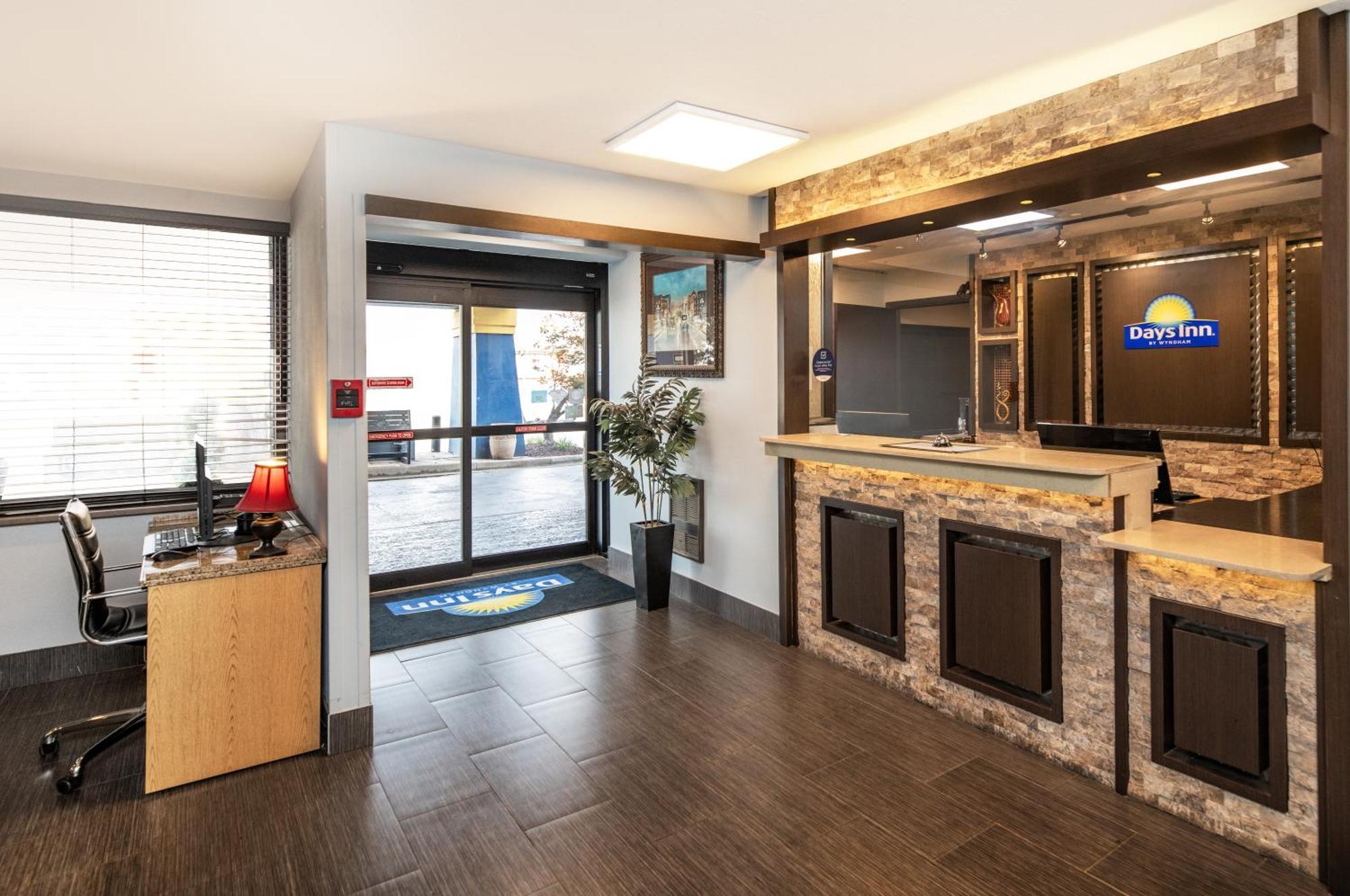 Days Inn By Wyndham Fort Smith Ngoại thất bức ảnh